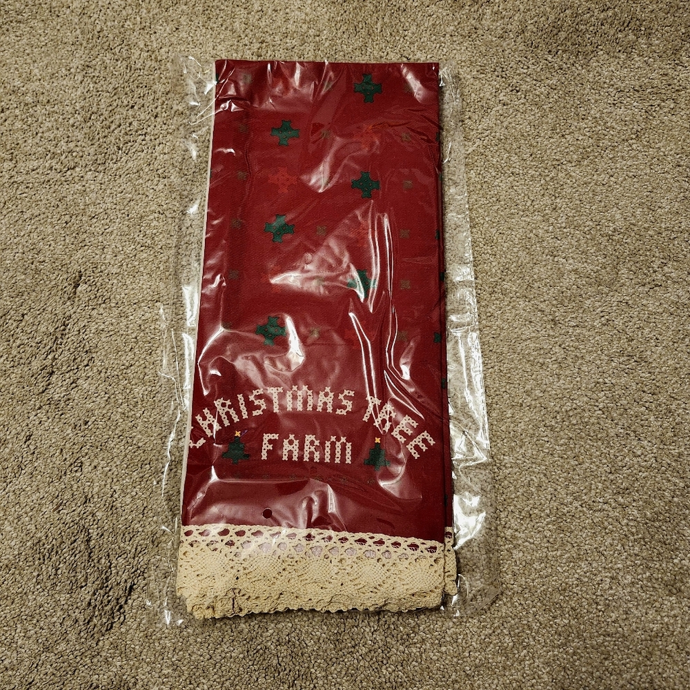 Rare Taylor Swift Christmas Tree Farm Tea Towels NEW - Picture 2 of 4